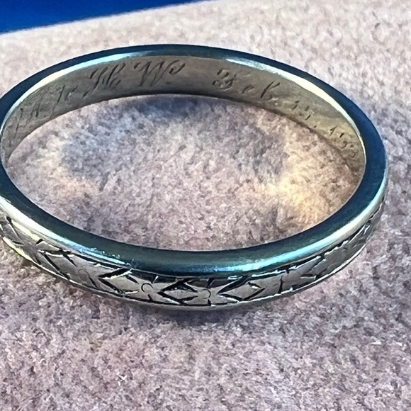 COPY - Men’s size 11.5 18kt white gold ring - Picture 2 of 4